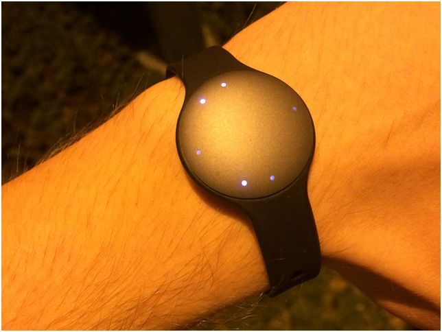 Волшебная таблетка. Обзор фитнес-трекера Misfit Shine