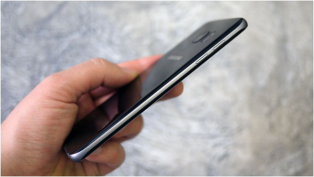 Обзор Samsung Galaxy S7 edge: самый маленький большой телефон