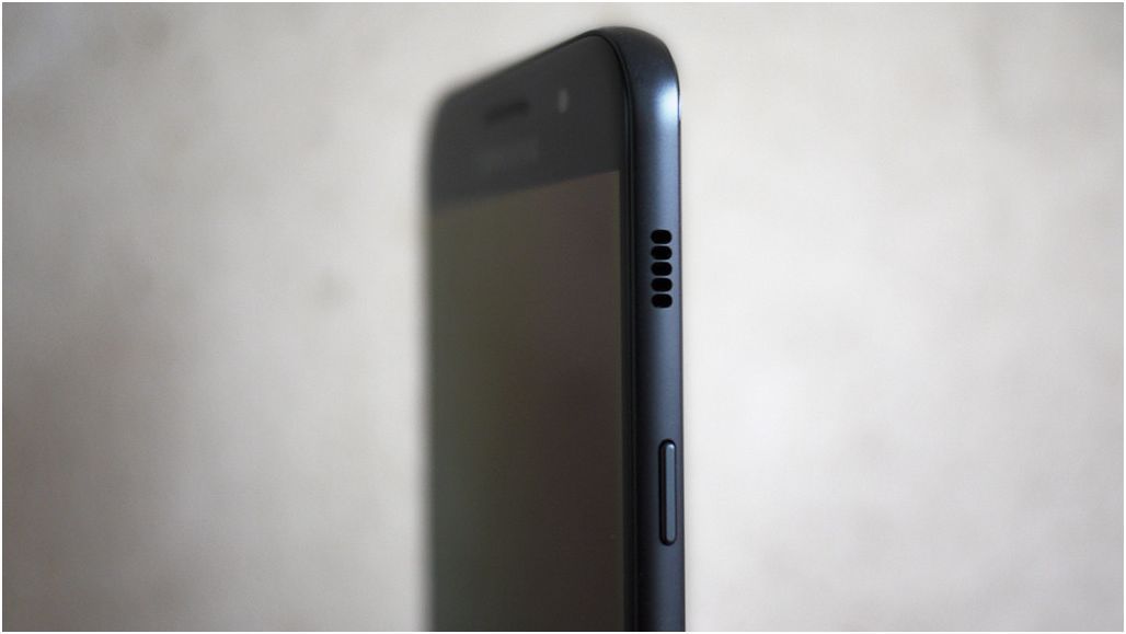 Обзор смартфона Samsung Galaxy A3 (2017): красивый, компактный, водозащищенный (обзор, смартфона, samsung, galaxy) Обзор смартфона Samsung Galaxy A3 (2017): красивый, компактный, водозащищенный