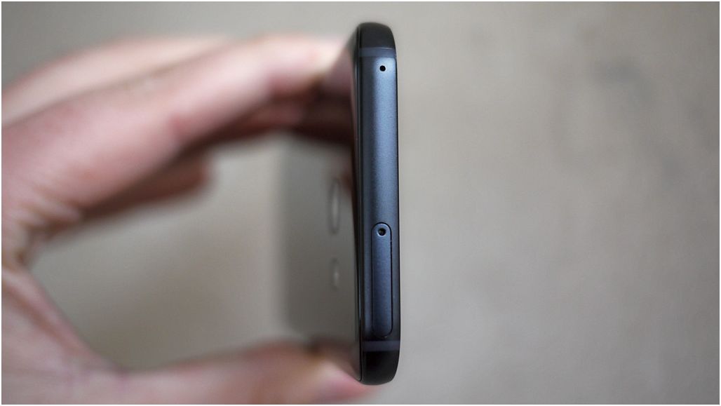 Обзор смартфона Samsung Galaxy A3 (2017): красивый, компактный, водозащищенный (обзор, смартфона, samsung, galaxy) Обзор смартфона Samsung Galaxy A3 (2017): красивый, компактный, водозащищенный