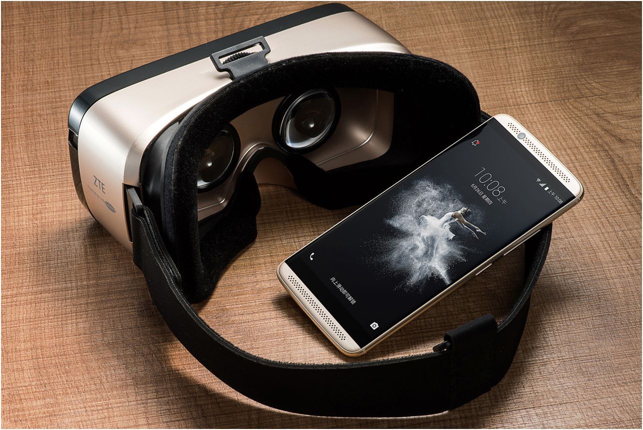 Гаджеты за неделю: от "умной" куртки до "музыкального" смартфона