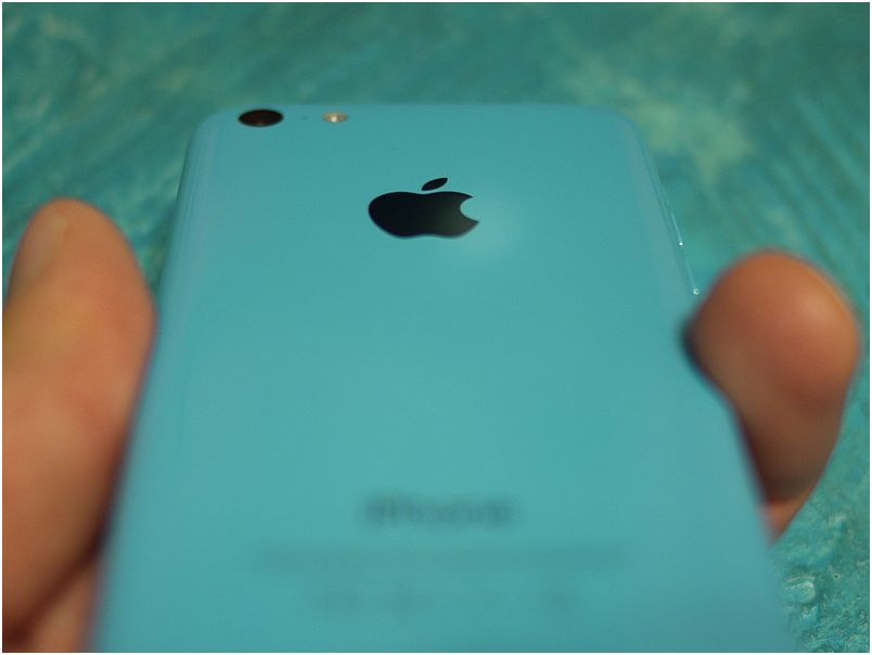 Пластмассовая жизнь. Обзор смартфона iPhone 5c
