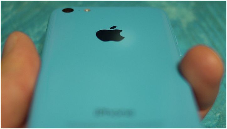 Пластмассовая жизнь. Обзор смартфона iPhone 5c