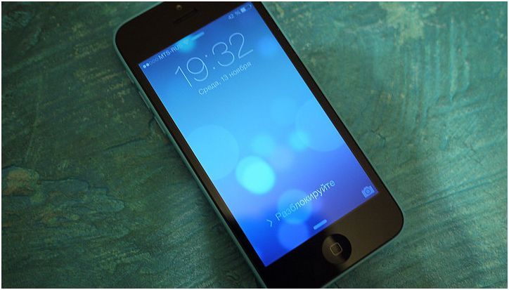 Пластмассовая жизнь. Обзор смартфона iPhone 5c