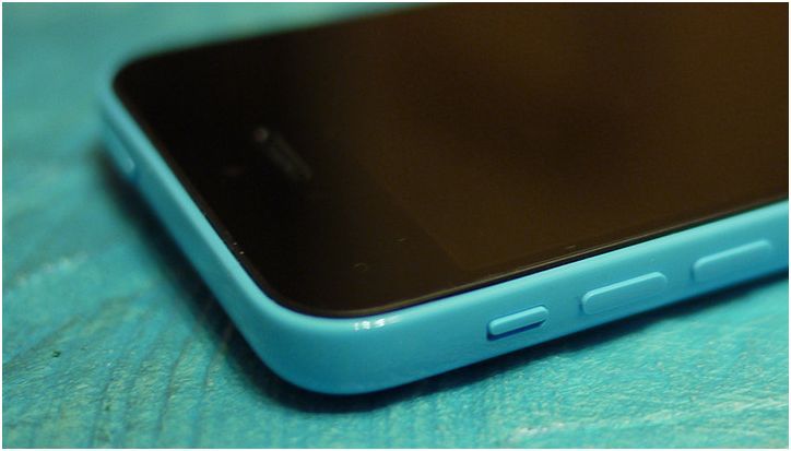 Пластмассовая жизнь. Обзор смартфона iPhone 5c