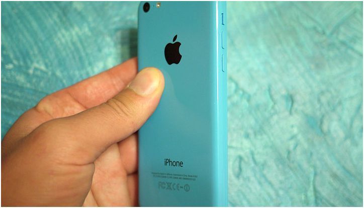 Пластмассовая жизнь. Обзор смартфона iPhone 5c