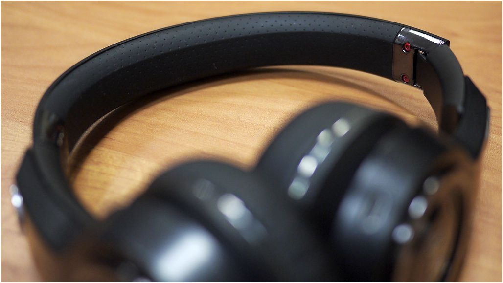 Обзор беспроводных наушников Monster Elements On-Ear