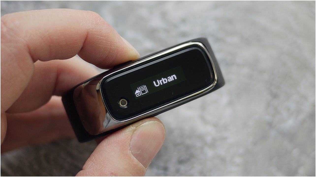 Обзор фитнес-браслета Croise.E Urban Band: вариант для урбаниста