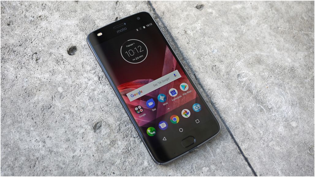 Обзор модульного смартфона Lenovo Moto Z2 Play: средний класс с приставками