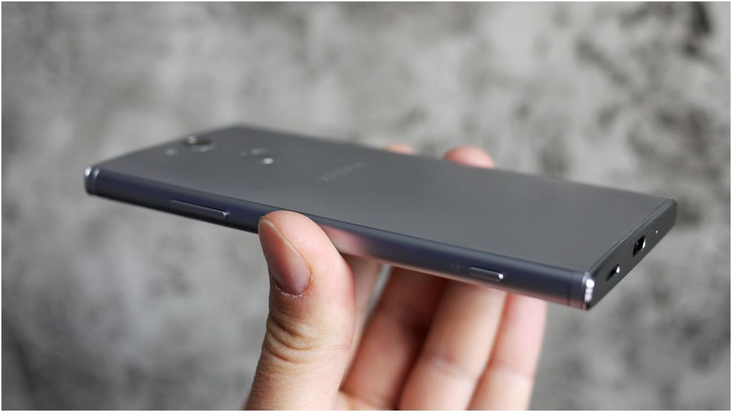 Обзор смартфона Sony Xperia XA2: камерная "классика"