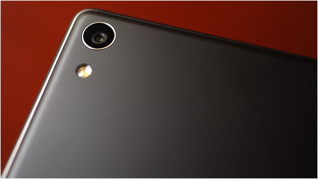 Обзор Sony Xperia XA Ultra: мастер ночного автопортрета