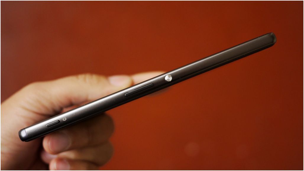 Обзор Sony Xperia XA Ultra: мастер ночного автопортрета