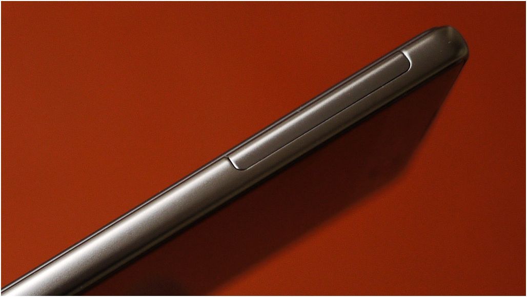 Обзор Sony Xperia XA Ultra: мастер ночного автопортрета