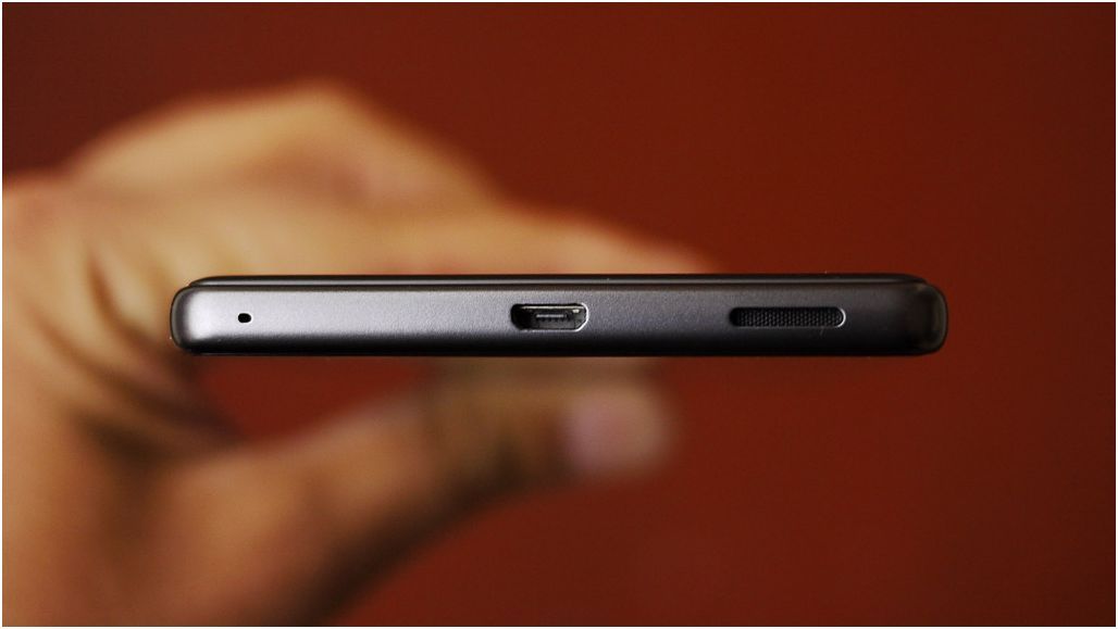 Обзор Sony Xperia XA Ultra: мастер ночного автопортрета