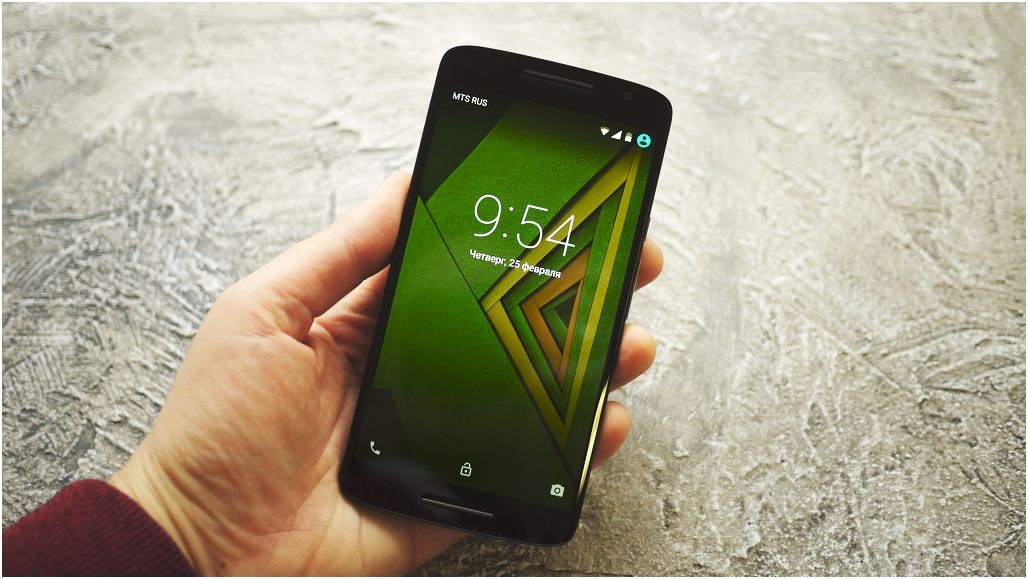 Обзор смартфона Moto X Play: долгожитель, меняющий внешность