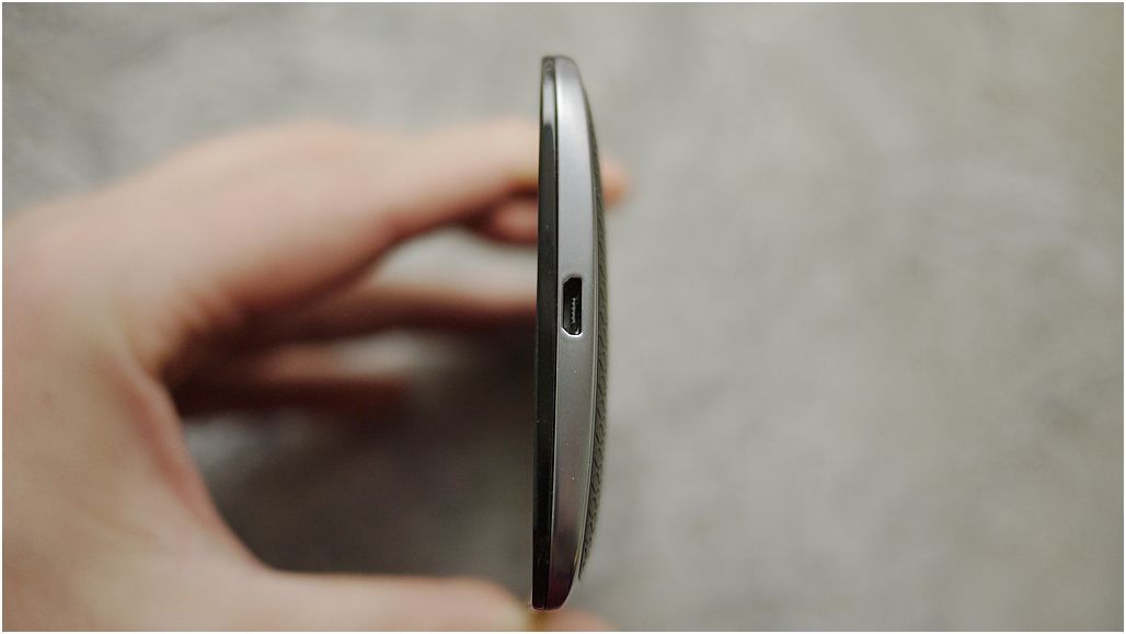 Обзор смартфона Moto X Play: долгожитель, меняющий внешность