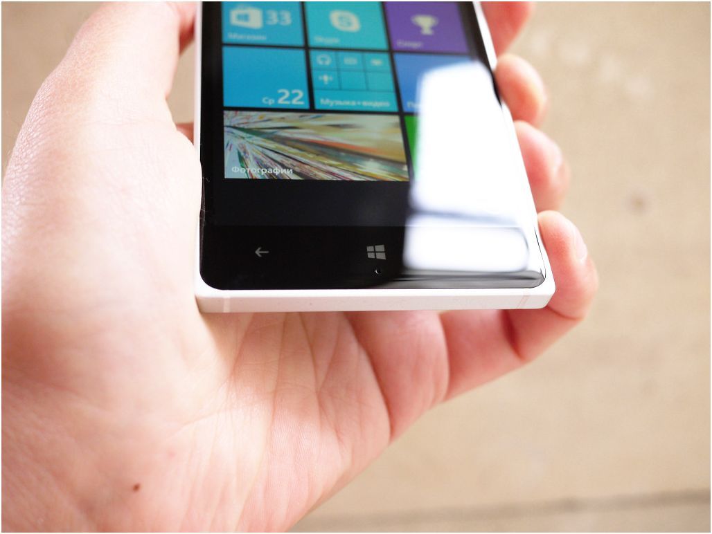 Обзор смартфона Nokia Lumia 830: середнячок с внешностью флагмана