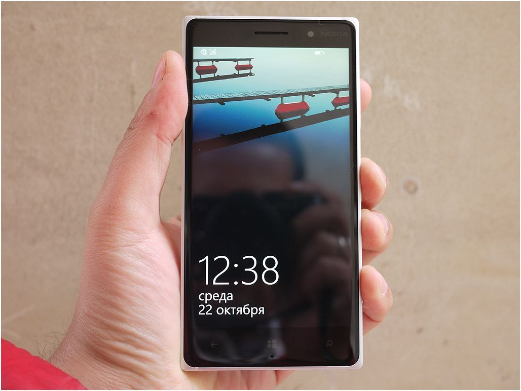 Обзор смартфона Nokia Lumia 830: середнячок с внешностью флагмана