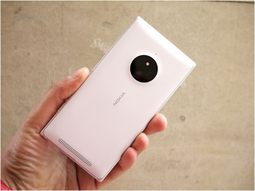 Обзор смартфона Nokia Lumia 830: середнячок с внешностью флагмана