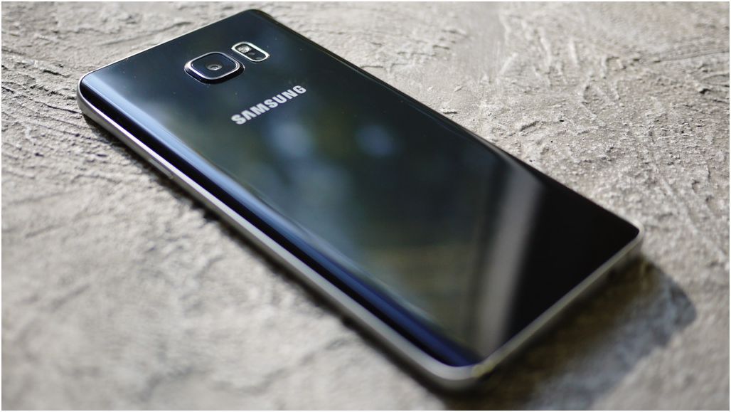 Обзор смартфона Samsung Galaxy Note 5: другой изгиб