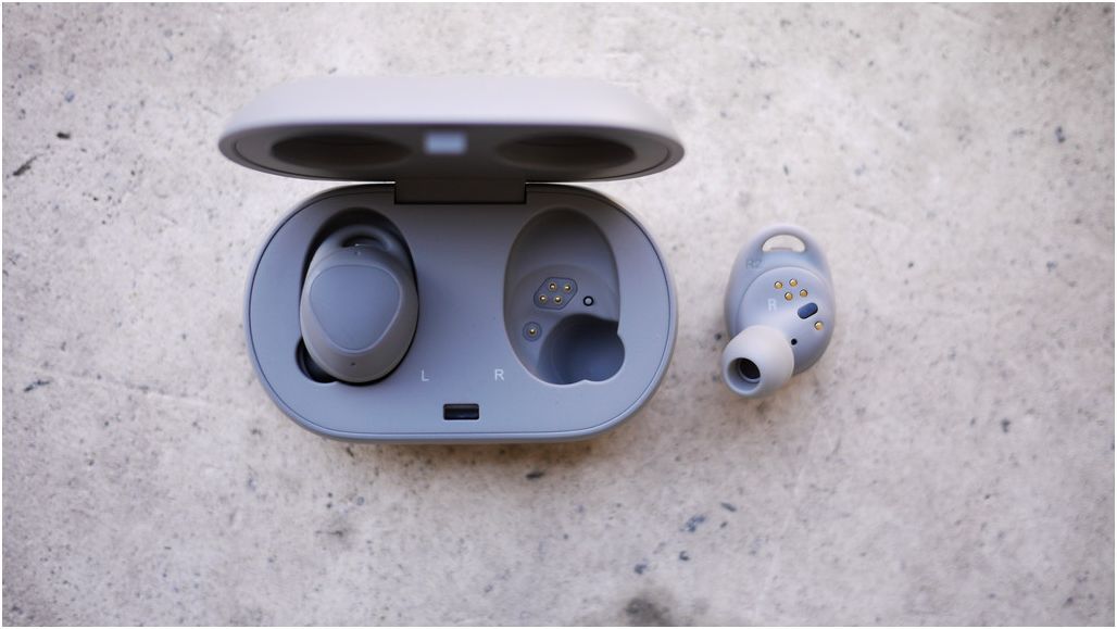 Обзор беспроводных наушников Samsung Gear IconX (2018)