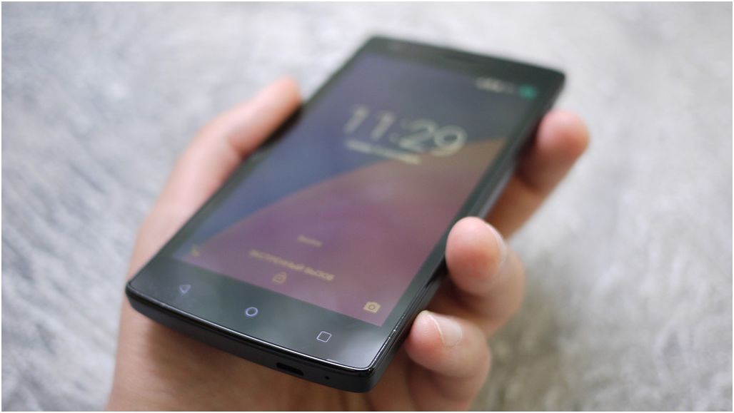 Обзор смартфона Fly Cirrus 1: народный "нексус"