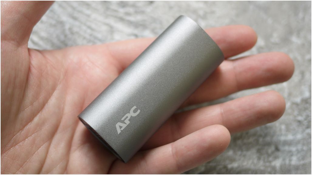 Обзор внешнего аккумулятора APC M3 от Schneider Electric (обзор, внешний, аккумулятор, schneider) Обзор внешнего аккумулятора APC M3 от Schneider Electric