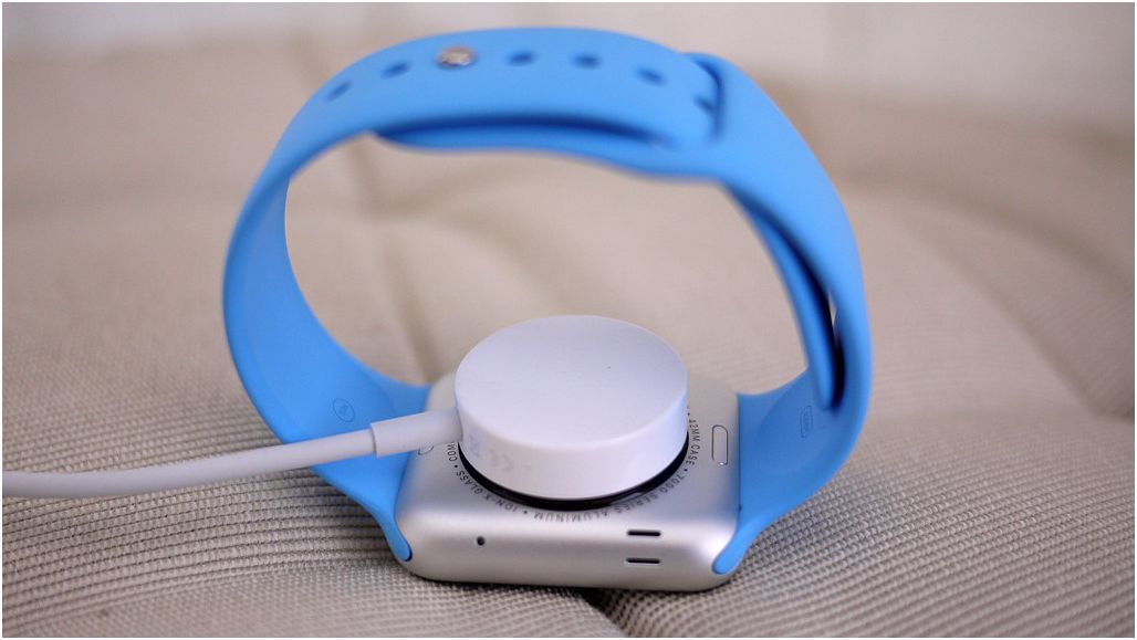 Месяц с Apple Watch: зачем часам "ум"?