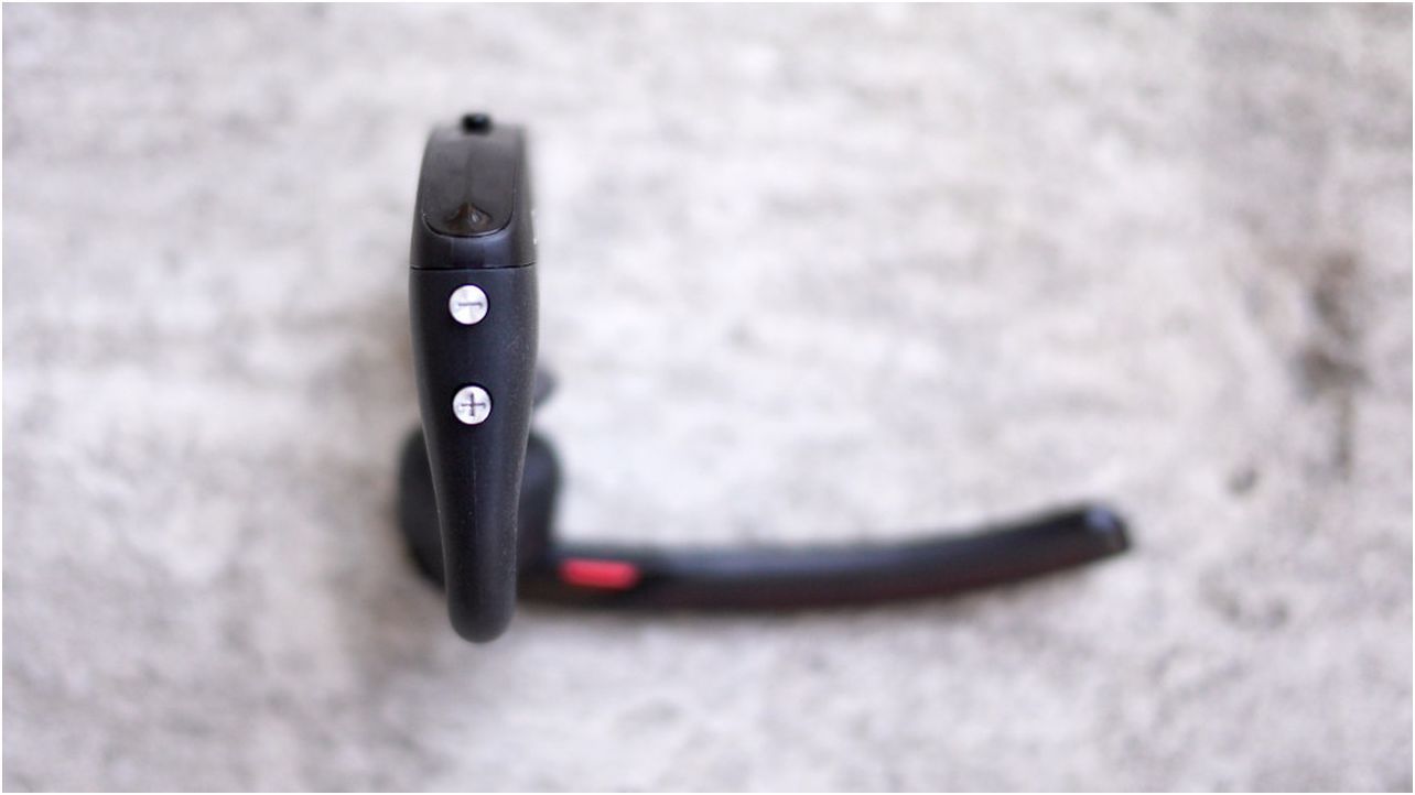 Обзор Bluetooth-гарнитуры Plantronics Voyager 5200: с уличным приоритетом (обзор, bluetooth-гарнитуры, plantronics, voyager) Обзор Bluetooth-гарнитуры Plantronics Voyager 5200: с уличным приоритетом