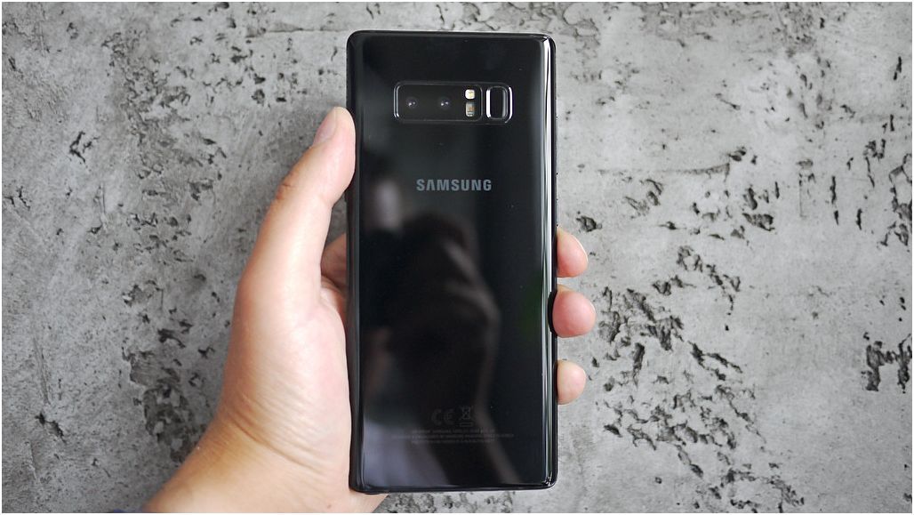 Обзор смартфона Samsung Galaxy Note 8: "безграничный" суперфлагман (обзор, смартфона, samsung, galaxy, note) Обзор смартфона Samsung Galaxy Note 8: "безграничный" суперфлагман