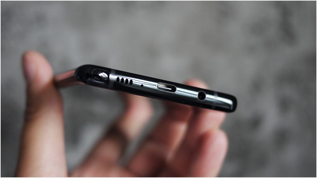 Обзор смартфона Samsung Galaxy Note 8: "безграничный" суперфлагман (обзор, смартфона, samsung, galaxy, note) Обзор смартфона Samsung Galaxy Note 8: "безграничный" суперфлагман