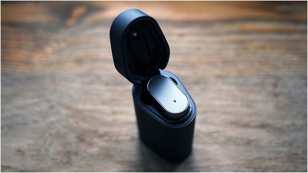 Обзор "умной" гарнитуры Sony Xperia Ear: слышу голоса (обзор, умный, гарнитур, sony, xperia, слышать) Обзор "умной" гарнитуры Sony Xperia Ear: слышу голоса