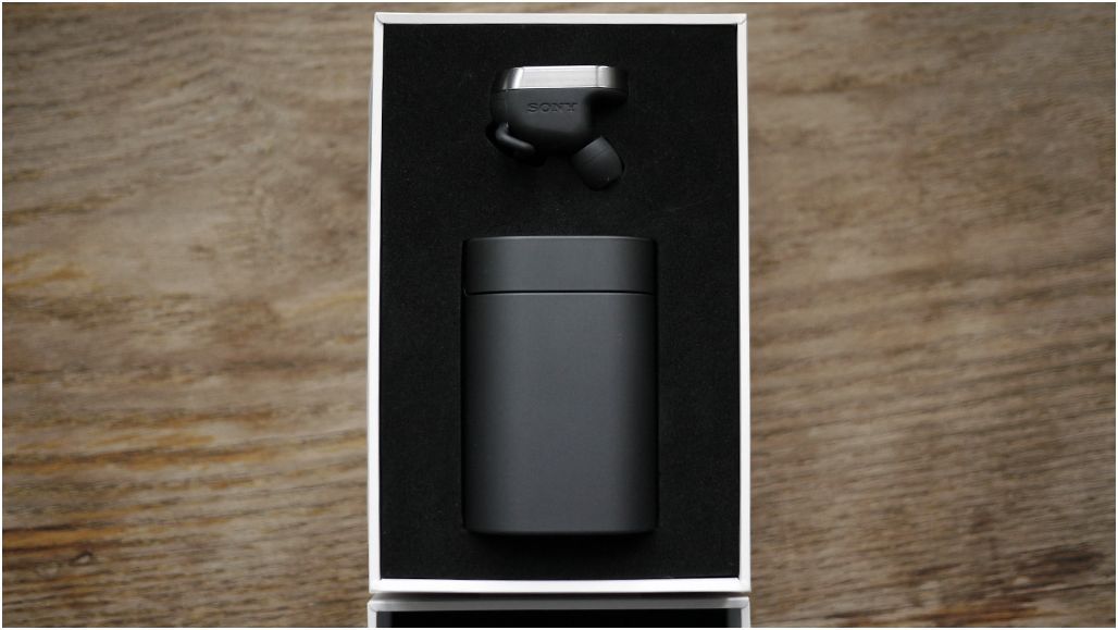 Обзор "умной" гарнитуры Sony Xperia Ear: слышу голоса (обзор, умный, гарнитур, sony, xperia, слышать) Обзор "умной" гарнитуры Sony Xperia Ear: слышу голоса