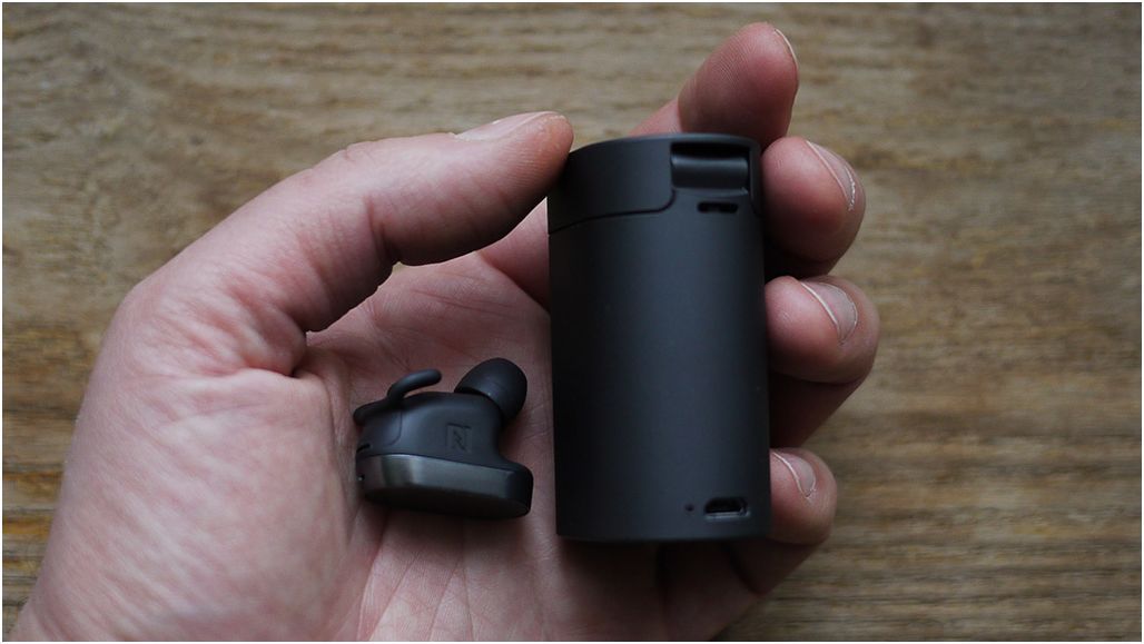 Обзор "умной" гарнитуры Sony Xperia Ear: слышу голоса (обзор, умный, гарнитур, sony, xperia, слышать) Обзор "умной" гарнитуры Sony Xperia Ear: слышу голоса