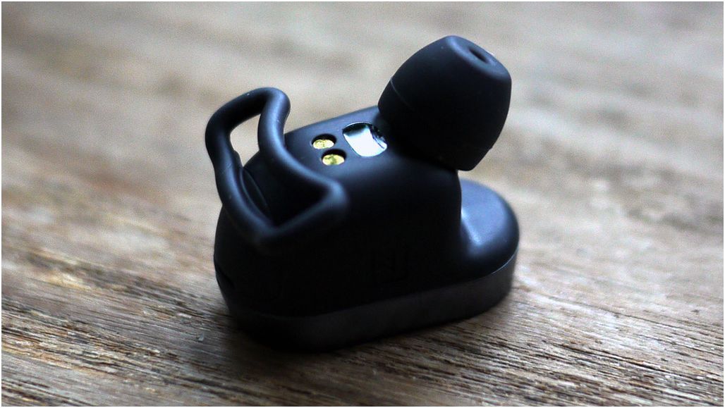 Обзор "умной" гарнитуры Sony Xperia Ear: слышу голоса (обзор, умный, гарнитур, sony, xperia, слышать) Обзор "умной" гарнитуры Sony Xperia Ear: слышу голоса