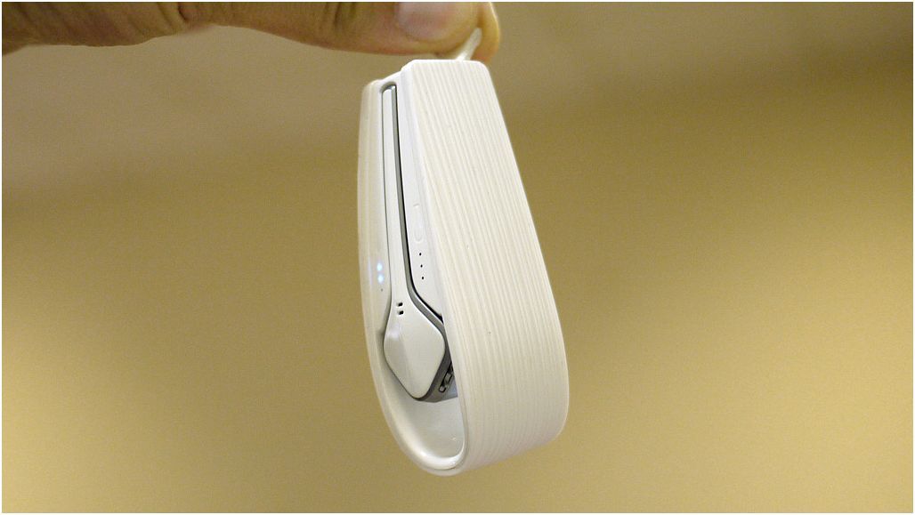 Обзор Bluetooth-гарнитуры Plantronics Voyager Edge