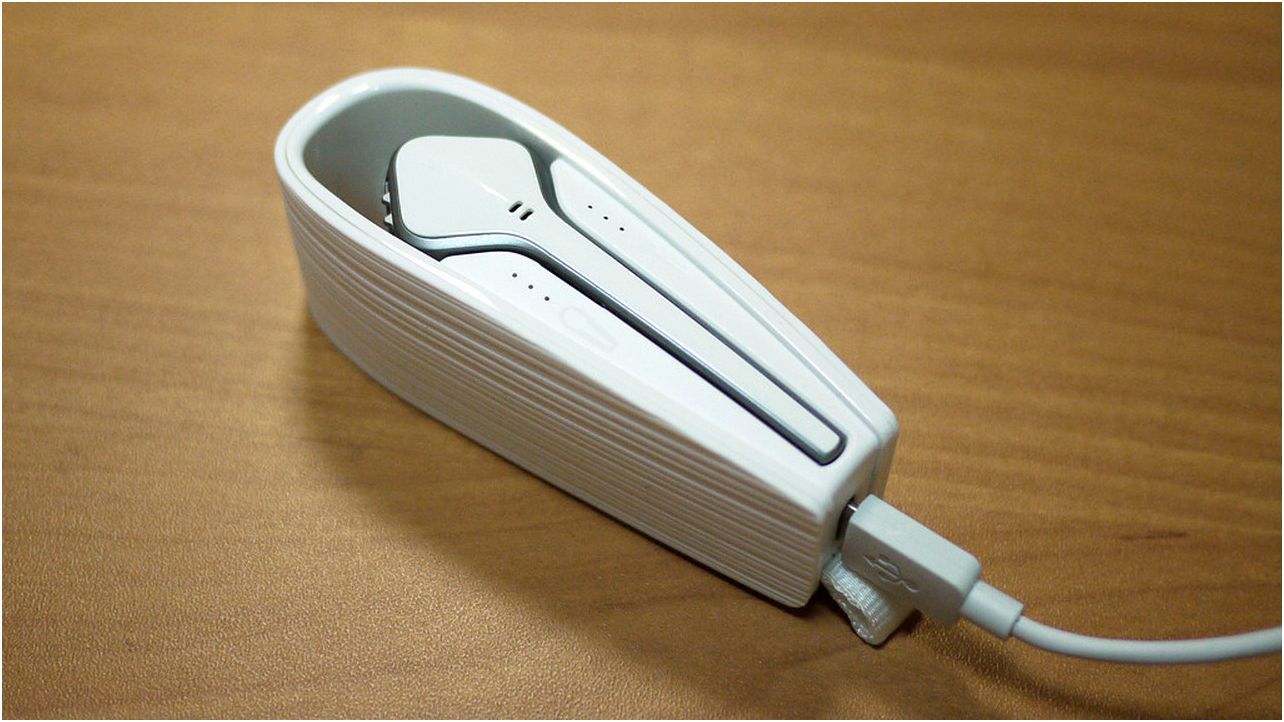 Обзор Bluetooth-гарнитуры Plantronics Voyager Edge