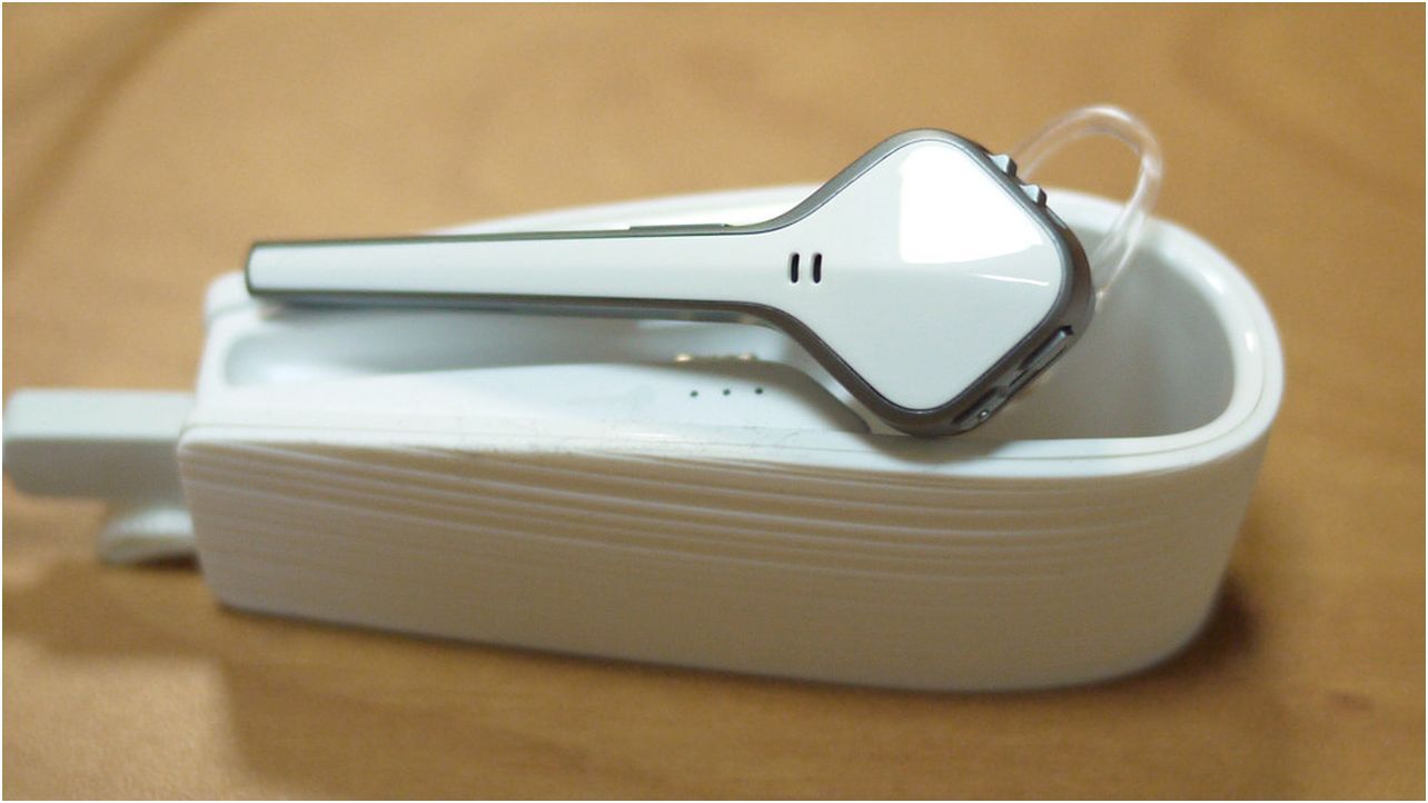 Обзор Bluetooth-гарнитуры Plantronics Voyager Edge