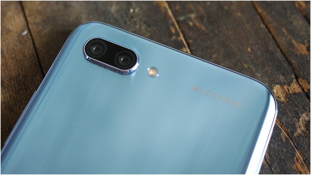 Обзор Honor 10: красавчик с "умными" камерами