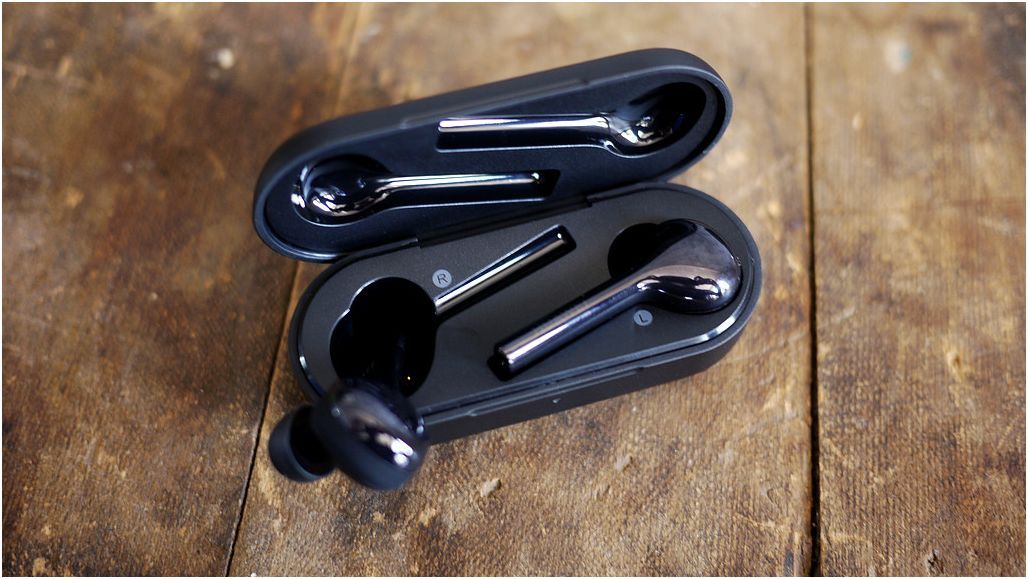 Обзор наушников Huawei FreeBuds: будущее без проводов (обзор, наушник, huawei, freebuds, будущее) Обзор наушников Huawei FreeBuds: будущее без проводов