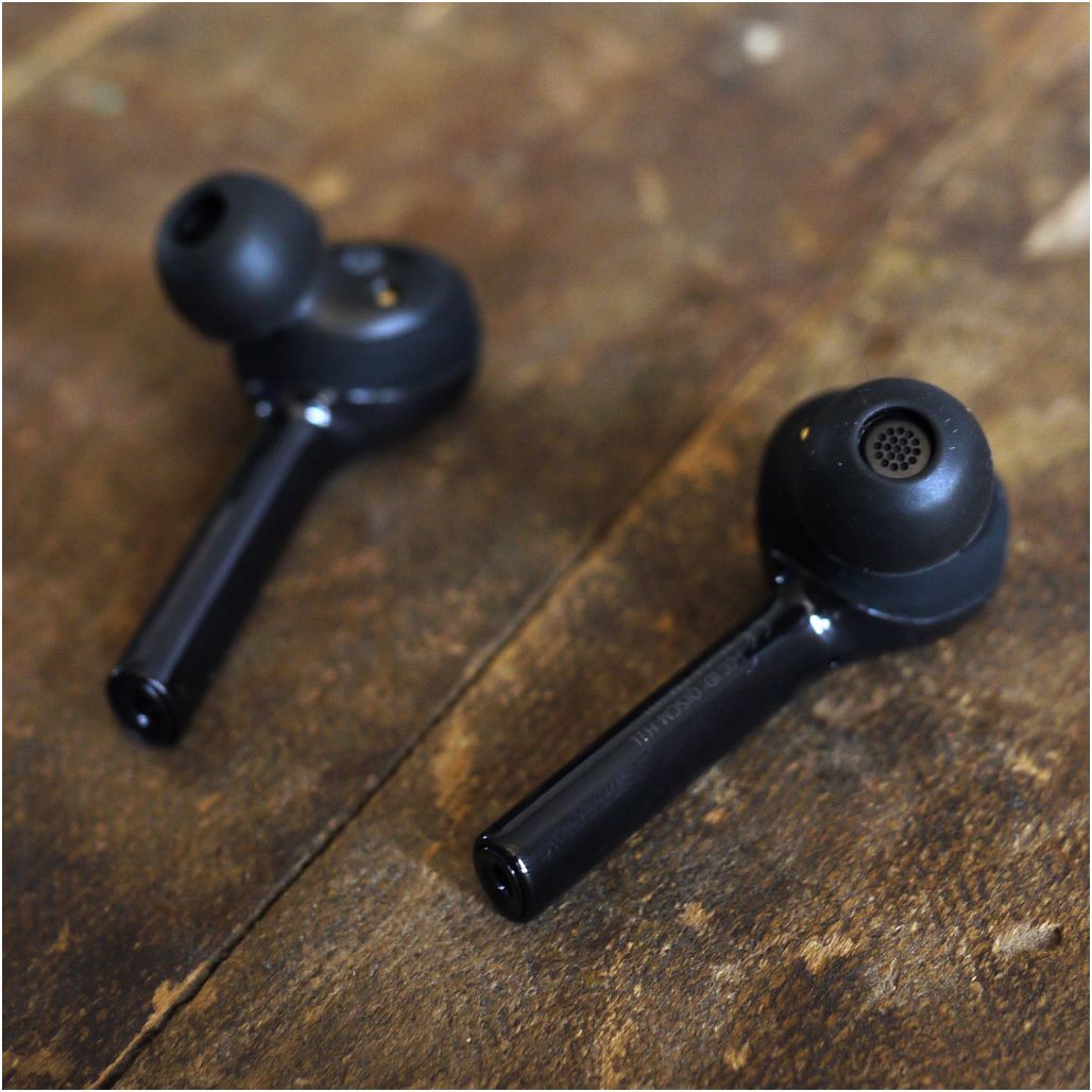 Обзор наушников Huawei FreeBuds: будущее без проводов (обзор, наушник, huawei, freebuds, будущее) Обзор наушников Huawei FreeBuds: будущее без проводов