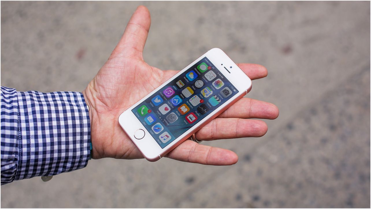 Обзор обзоров: iPhone SE (обзор, iphone, нового смартфона, Apple iPhone, Street Journal, Wall Street) Обзор обзоров: iPhone SE