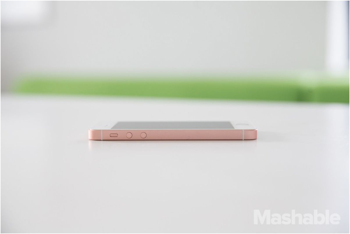 Обзор обзоров: iPhone SE (обзор, iphone, нового смартфона, Apple iPhone, Street Journal, Wall Street) Обзор обзоров: iPhone SE