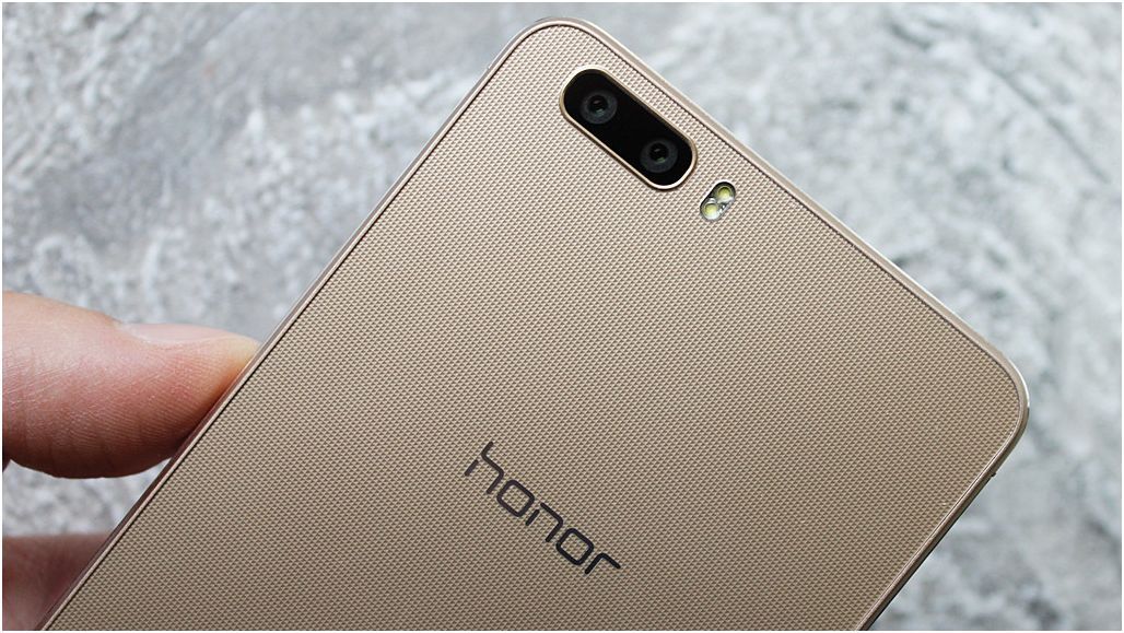 Обзор смартфона Huawei Honor 6 Plus: с камерным дуэтом