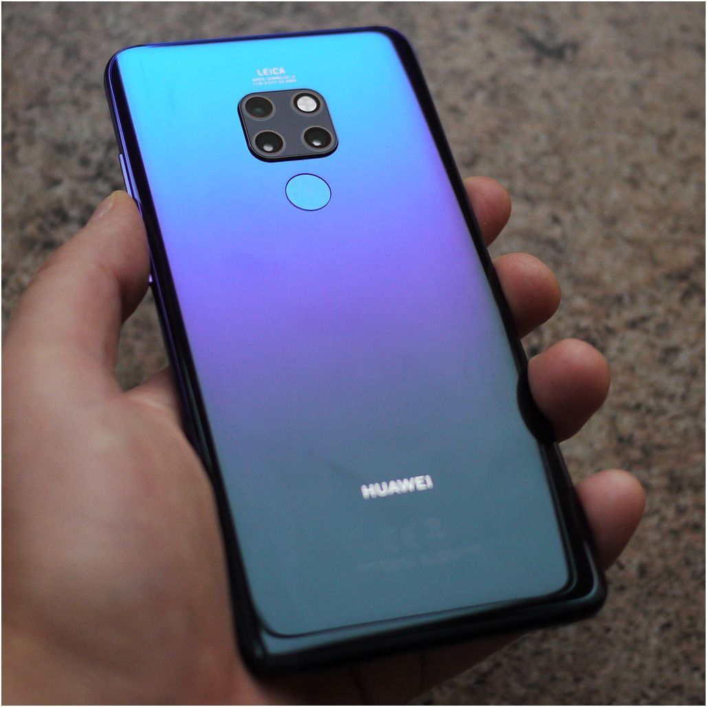 Обзор смартфона Huawei Mate 20: тройная камера, удвоенный "интеллект"