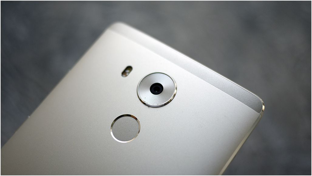 Обзор смартфона Huawei Mate 8: мощный и долгоиграющий (обзор, смартфона, huawei, mate, мощный) Обзор смартфона Huawei Mate 8: мощный и долгоиграющий