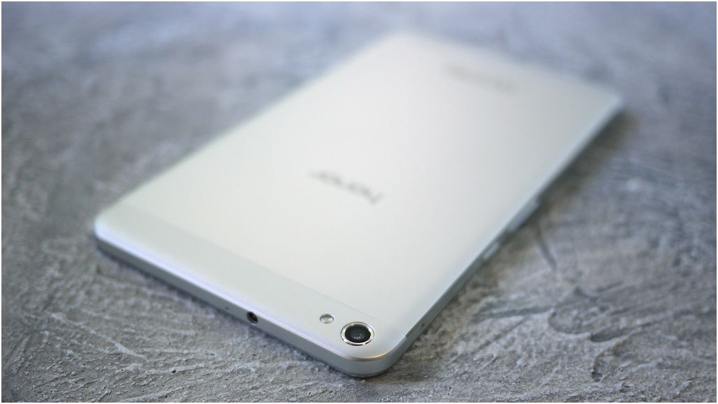 Обзор планшета Huawei MediaPad X2: телефон для Гулливера