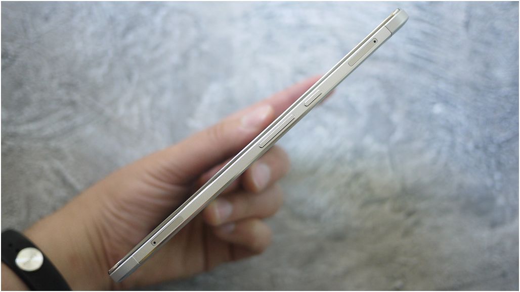 Обзор планшета Huawei MediaPad X2: телефон для Гулливера