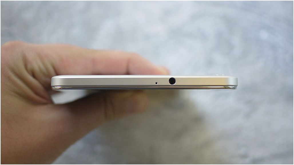 Обзор планшета Huawei MediaPad X2: телефон для Гулливера