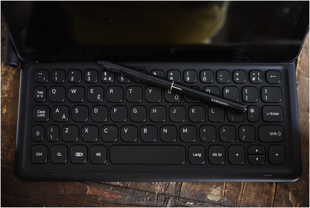 Обзор планшета Samsung Galaxy Tab S4: готов заменить ПК (обзор, планшет, samsung, galaxy) Обзор планшета Samsung Galaxy Tab S4: готов заменить ПК